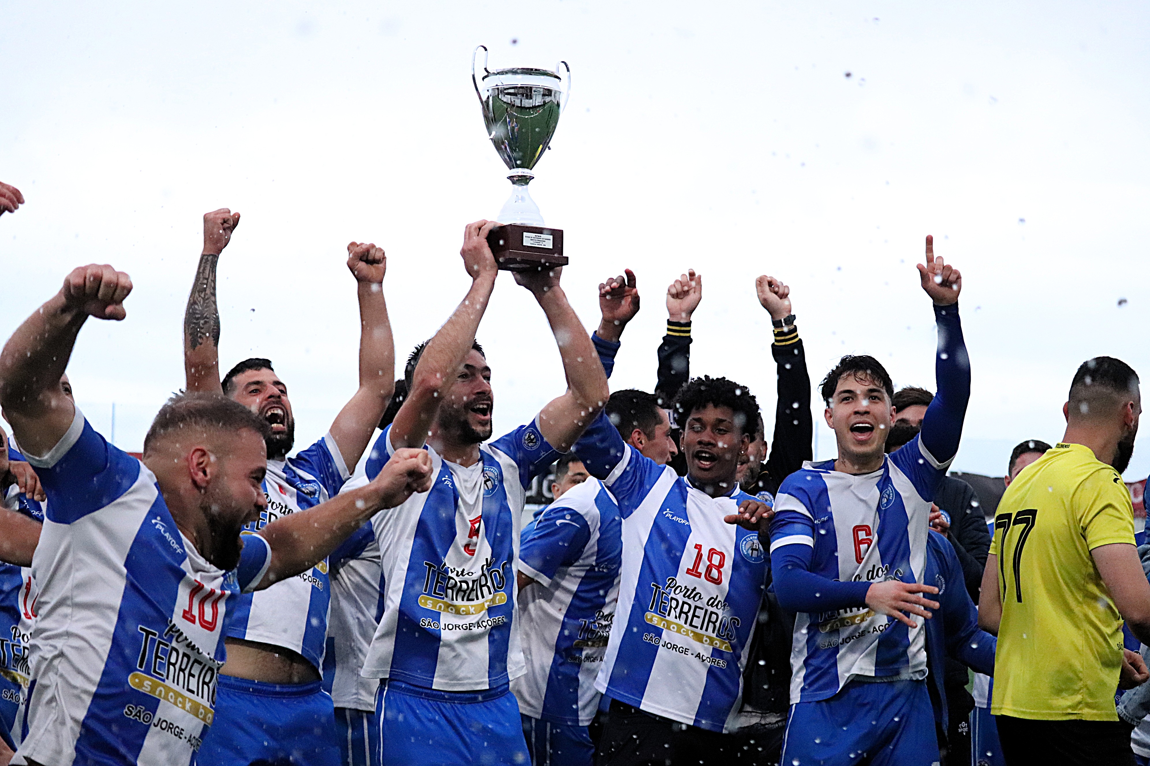 O FC URZELINENSE É O CAMPEÃO DA AF ANGRA DO HEROÍSMO